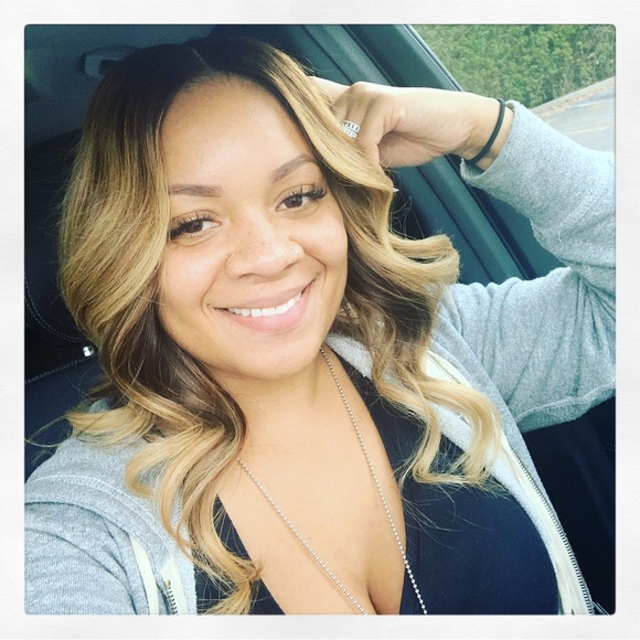 Meet your Posher, Nia - Picture 1 of 1